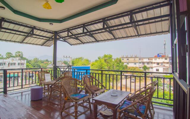 Baan Taklom Chomtalay