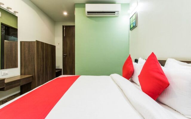 Vaccinated Staff- Capital O 15445 Hotel Sheekhar Inn