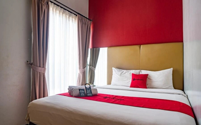 RedDoorz Plus @ Blue Pacific Blok M