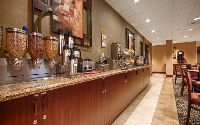 Best Western Cascade Inn & Suites