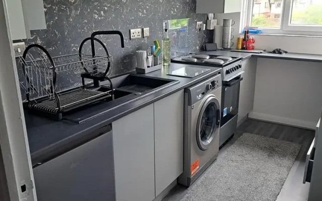 Charming 1-bed Apartment in Troon