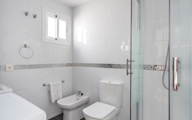 Large Apartment in Prime Location in Fuengirola Ref 98