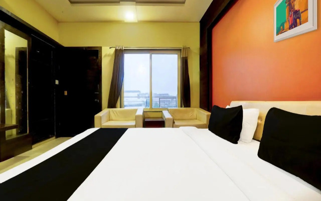 OYO 27960 Hotel Divya Sai Palace