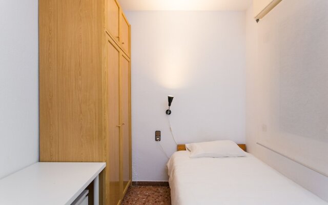 Spacious & Quiet 4 Bedroom Apartment