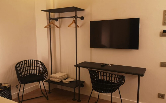 H La Paloma Boutique