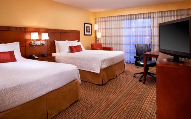 Courtyard by Marriott Louisville East