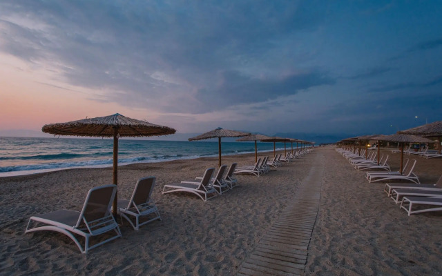 Almyros Villas Resort