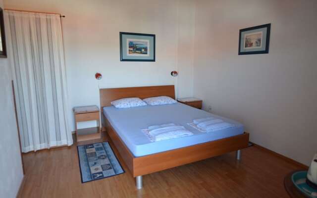 Apartments and Rooms Viktorija