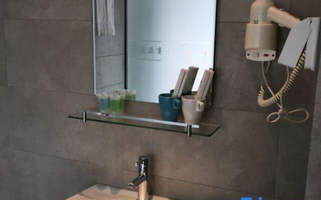 Ouya Business Hotel