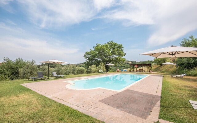 Awesome Apartment in Castelmuzio With 2 Bedrooms, Wifi and Outdoor Swimming Pool