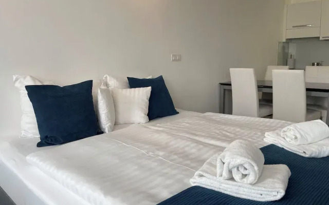 Smart Carrara Apartments