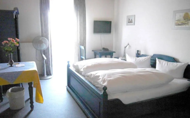 Hotel-Gasthof-Destille-Eisenbahn