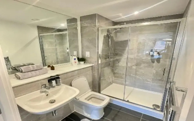 Bed2bathroom - 10minutes From Citycentre & Quays