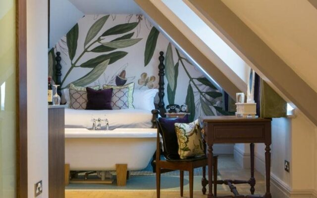 Orange Tree Hotel
