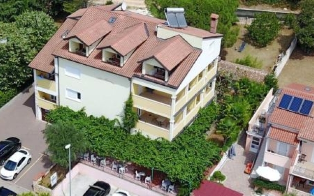 Villa Monsena