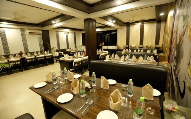 OYO 8095 Hotel Taj Castle