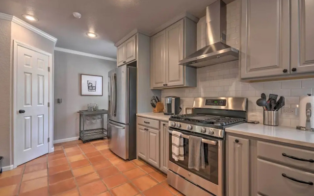 Stylish Home - Walk to Texas Tech University!
