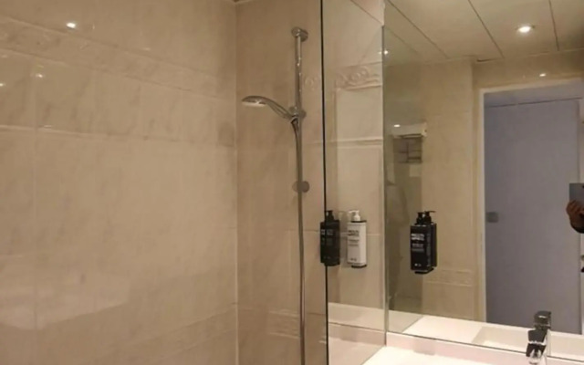 ibis Styles Paris Tolbiac Bibliotheque