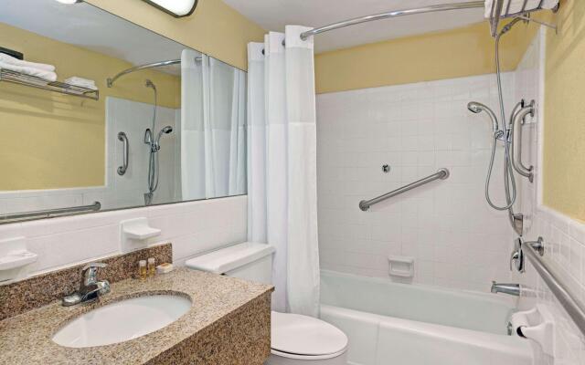 Days Inn by Wyndham Newport News