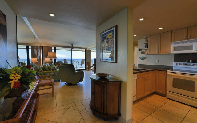 Hololani Resort