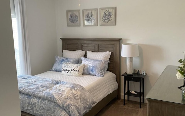 Pavilion Palms 103b