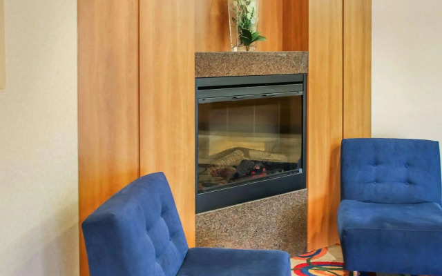 Quality Inn and Suites Winnipeg