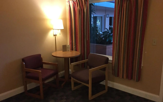 Wildwood Inn Tropical Dome & Theme Suites