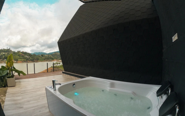 Viajero Guatapé Hostel & Lake Club