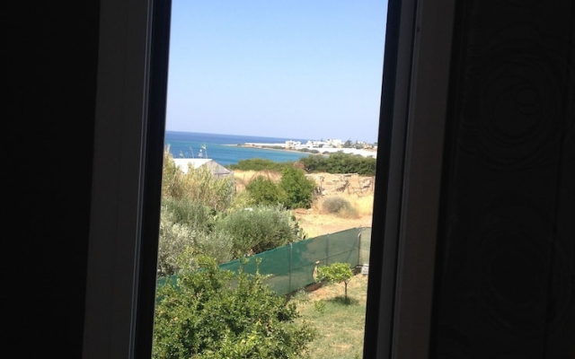 Apartment for 4 With Garden and Partial sea View