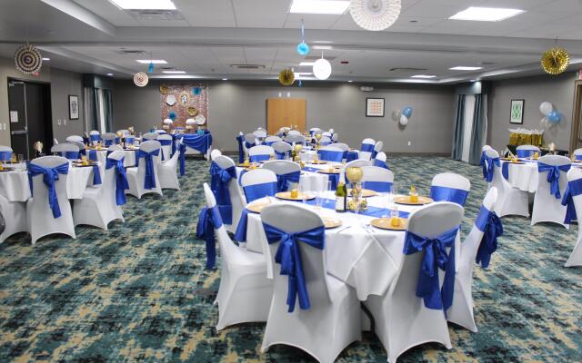 Holiday Inn Express & Suites Shawnee-Kansas City West by IHG