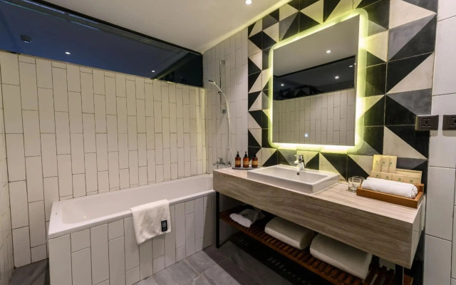 Baitong Hotel & Resort