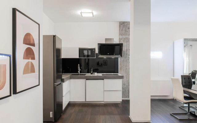 Industrial 1BR Apartment in Ampelokipoi Area by UPSTREET