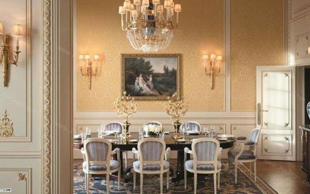 Wisteria Grand Hotel