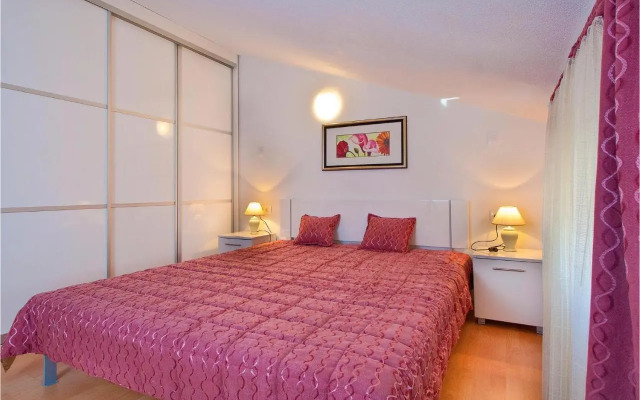 Six-Bedroom Holiday home in Perci