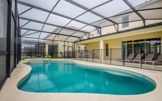 Solterra - 7004 Oak Wood Street