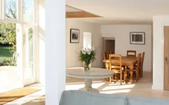 Mount Farm Bed & Breakfast