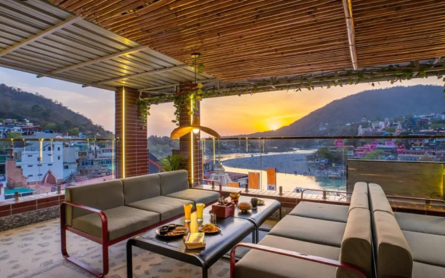 The Hosteller Rishikesh, Ganges