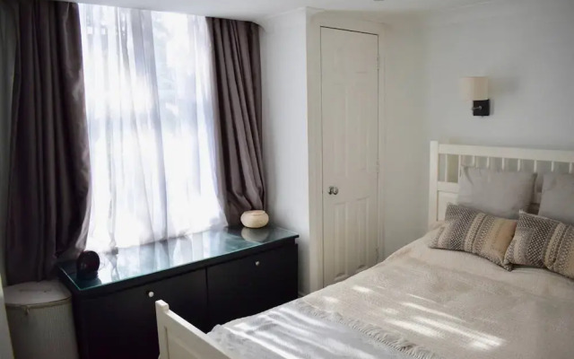 1 Bedroom Flat Close to Earls Court Station