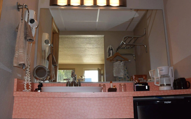 The Black Hawk Hotel