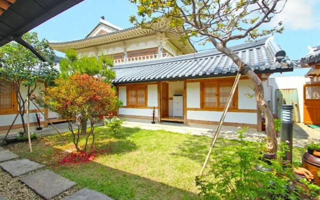Jeonju Sarangnamoo Pension