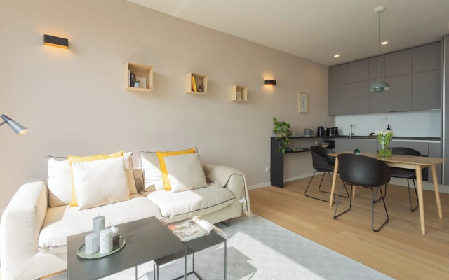 Residenza Maxim With Pool by Rent all Como