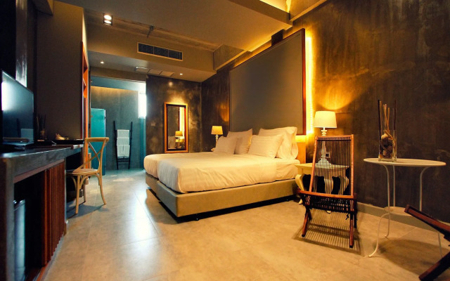 Kroque Boutique & Bistro