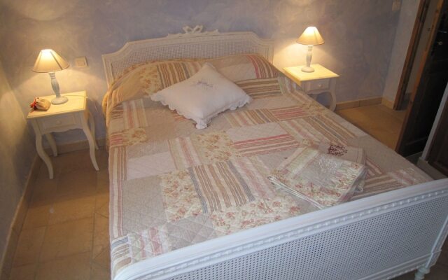 Beautiful Holiday Home in Barjols With Swimming Pool