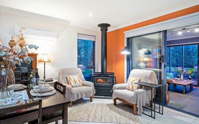Madsen Retreat – Guest Rooms – Penguin