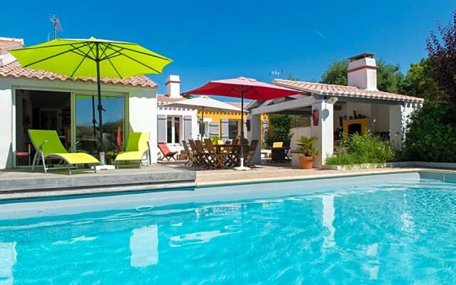 Les Yeux Bleus Bed & Breakfast