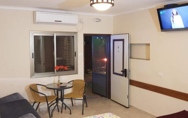 Aloni - Guest house Dead Sea