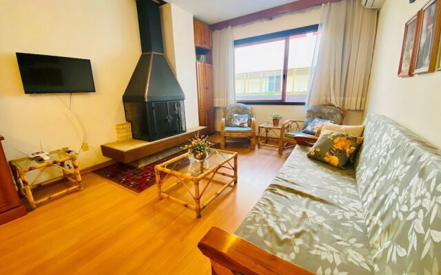 Apartamento a 3 quadras da Rua Coberta