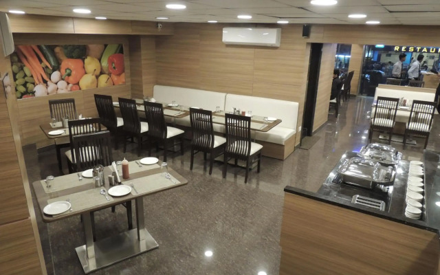 Central Beacon Hotel Surat