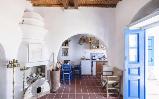 Daphnis the Artist s House