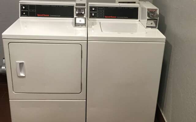 Best Western Plus Barsana Hotel & Suites